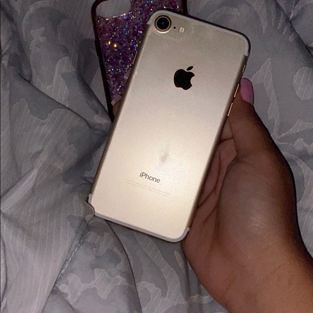 Phone - Picture 2 of 7